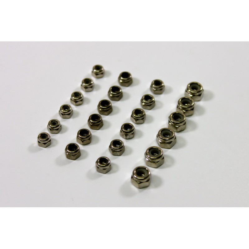 Nut Set (24 pcs) 1:8